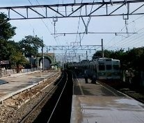 Bebas dari Kaki Lima, Peron Stasiun pun Diperpanjang