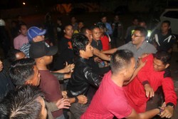 Gara-gara Wisuda Ditunda, Ratusan Mahasiswa di Batam Mengamuk