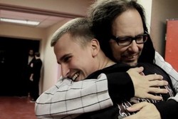 Korn Temui Penggemar yang Menyandang Penyakit Lupus