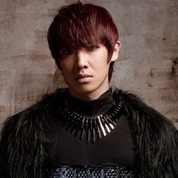 Merasa Seperti Robot, Joon MBLAQ Curhat di Situs Pribadi?