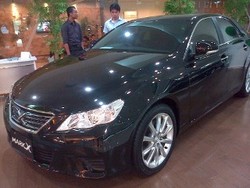 Auto2000 Banderol Toyota Mark X Rp 595 Juta