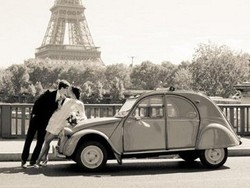 Ditekan Kolektor Mobil, Walikota Paris Tak Jadi Larang Mobil Tua