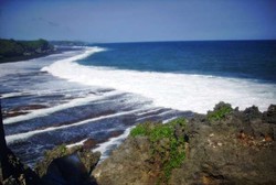 Sundak & 3 Pantai Romantis Lain di Gunungkidul