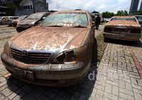 Ini Dia Bangkai Mobil Korban Tsunami Plaza UOB