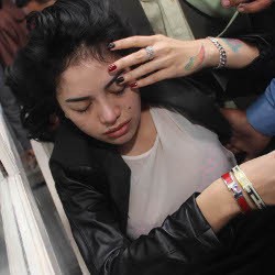 Jalani Sidang, Nikita Mirzani Pingsan