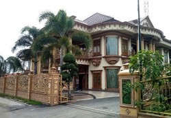 Rumah Nassar & Muzdhalifah Tampak Sepi