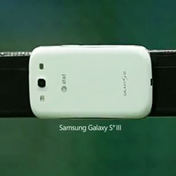 Adu Kuat Layar Lumia 920 vs Galaxy S III