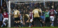 James Hanson membobol gawang Villa di menit ke-55. Reuters/Darren Staples
