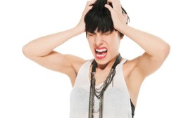 Menolong Orang Kesurupan? Cukup Baringkan Saja di Kursi