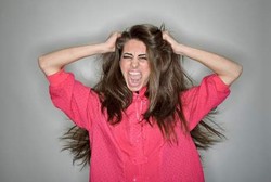 Perempuan Lebih Rentan Kesurupan Daripada Pria