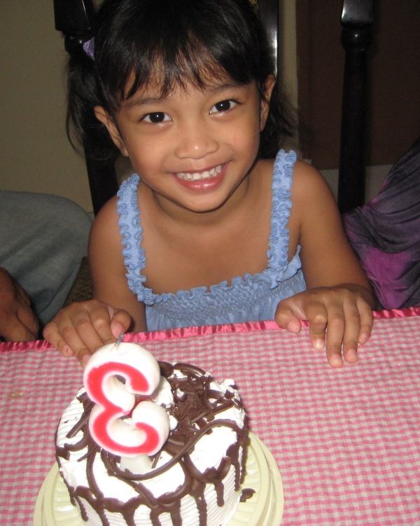 Ruth Sophia Theophany Sirait, 3,5 Tahun, Perempuan