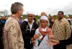 Usai Hadiri Maulid Nabi di Monas, Dubes AS Sapa Jamaah Majelis Rasulullah