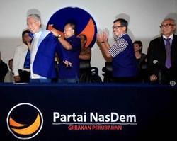 Politikus Golkar Enggartiasto Lukita dan OC Kaligis Berlabuh di NasDem