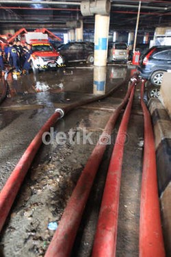 Banjir Surut, Basement Plaza UOB Masuk Tahap Proses Pembersihan