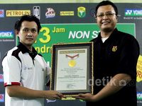 Candra Wijaya Raih MURI