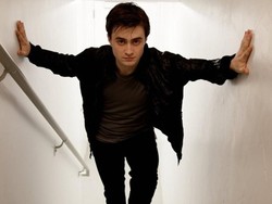 Dapat Peran di Film Horor, Daniel Radcliffe Banyak Dengarkan Musik Metal