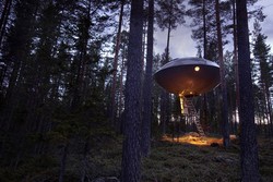 Yang Unik di Swedia, Tidur di Dalam UFO