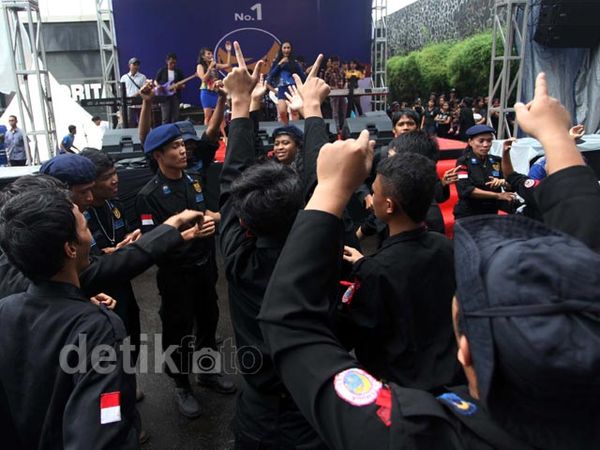 Garda NasDem Dangdutan Hadapi Kader yang Mundur