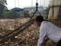 Dahlan Iskan Bengong Lihat Tumpukan Sampah di Kalibata