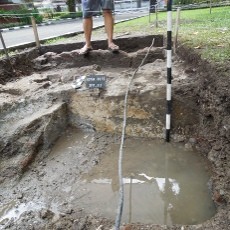 Potongan Besi dan Pecahan Keramik Ditemukan di Situs Rumdin Walikota Surabaya