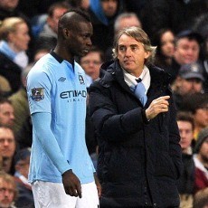 Balotelli Bertahan di City