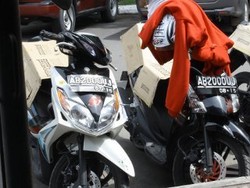 Lho, Dua Motor Kok Pelat Nomornya Sama?