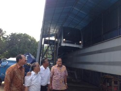 Dahlan Iskan Coba Monorel Made In Bekasi