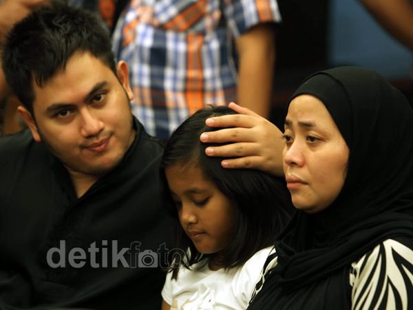 Nana Kembali ke Pelukan Nassar & Muzdhalifah