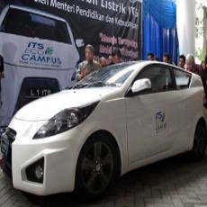 Mendikbud Tidak Ingin Mobil Listrik ITS Diuji di Jalanan Umum