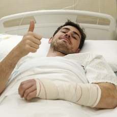 Operasi Tangan Sukses, Casillas Menepi 12 Pekan