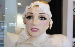 Wouw! Cake Lady Gaga Ini Persis Aslinya!