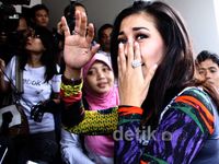 Keluarga  Artis Datangi BNN