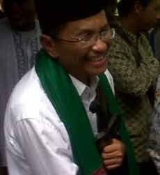 Dihadiahi Keris Pusaka, Dahlan Iskan Mengaku Suka 