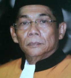 Hadapi Demonstran, Hakim Agung Djoko Sarwoko Bawa Tombak Empu Barada