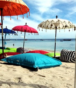 Berlindung Dalam Warna