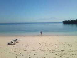 Pantai Tangsi Lombok, Saingannya Pink Beach di Komodo