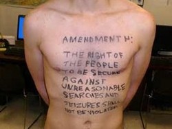 Traveler Telanjang Dada yang Bikin Heboh di Amerika