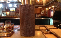 Bar Ini Menyusun Tiang 1.2 Meter dari Koin 25 Sen Untuk Amal