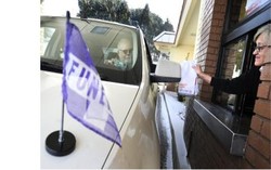 Pria Ini Dimakamkan Bersama Whopper Jr. Favoritnya