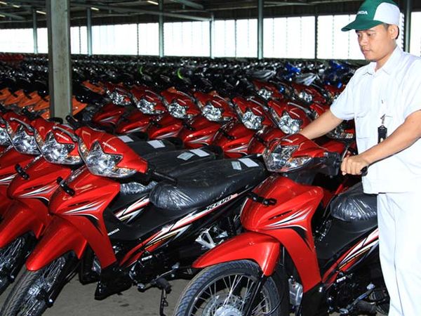 Honda Revo Series dengan Stripe & Warna Baru