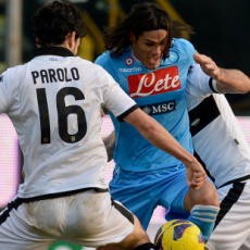 Cavani Taklukkan Ennio Tardini