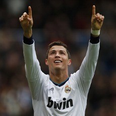 Ronaldo Ukir Trigol ke-20 di Hadapan Putra & Ibunda Tercinta