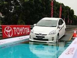 Mobil Hybrid Kini Banyak Dilirik