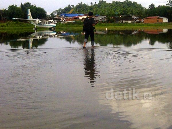 Bandara Temindung Samarinda Terendam Banjir