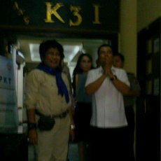 Tiba di Polda Jabar, Aceng Berikan Salam Tabik