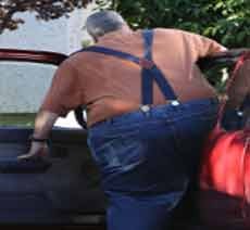 Naik Mobil Pribadi ke Kantor Lebih Berisiko Obesitas