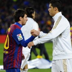 Jelang El Clasico, Sudahkah Messi-Ronaldo SMS-an Lagi?