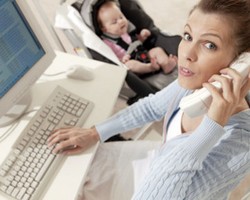 Taktik yang Dilakukan Para Ibu Agar Tetap Bisa Kerja & Urus Anak