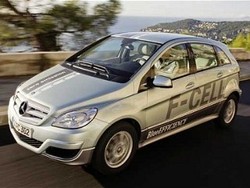 Daimler-Ford-Nissan Buat Mobil Hijau yang Murah