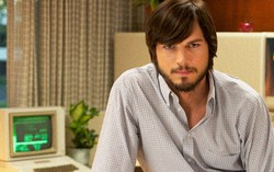 Ashton Kutcher Masuk RS Usai Tiru Diet Steve Jobs